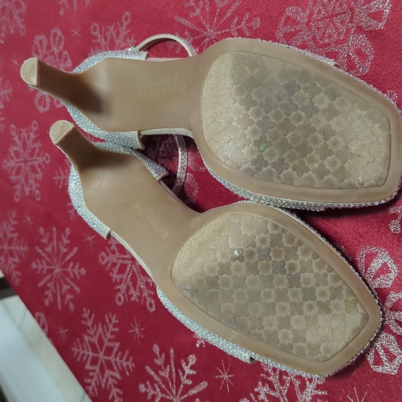 Kelly & Katie Sandals - Picture 2 of 11